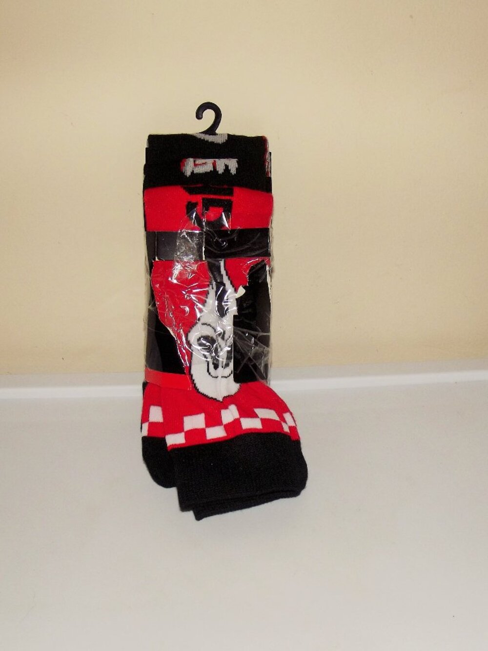 6 Pairs of Halloween Crew Socks  Ages 14+=NWT